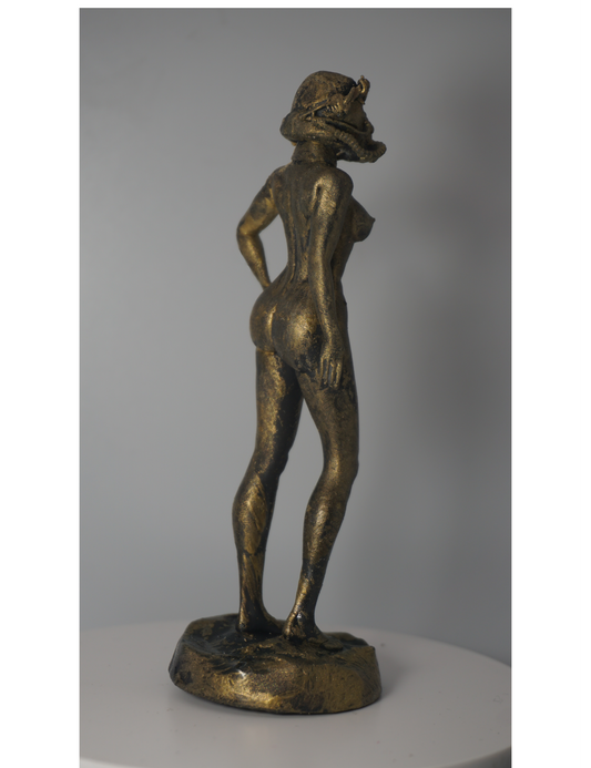Paladin of steel Woman Statue Mature Version