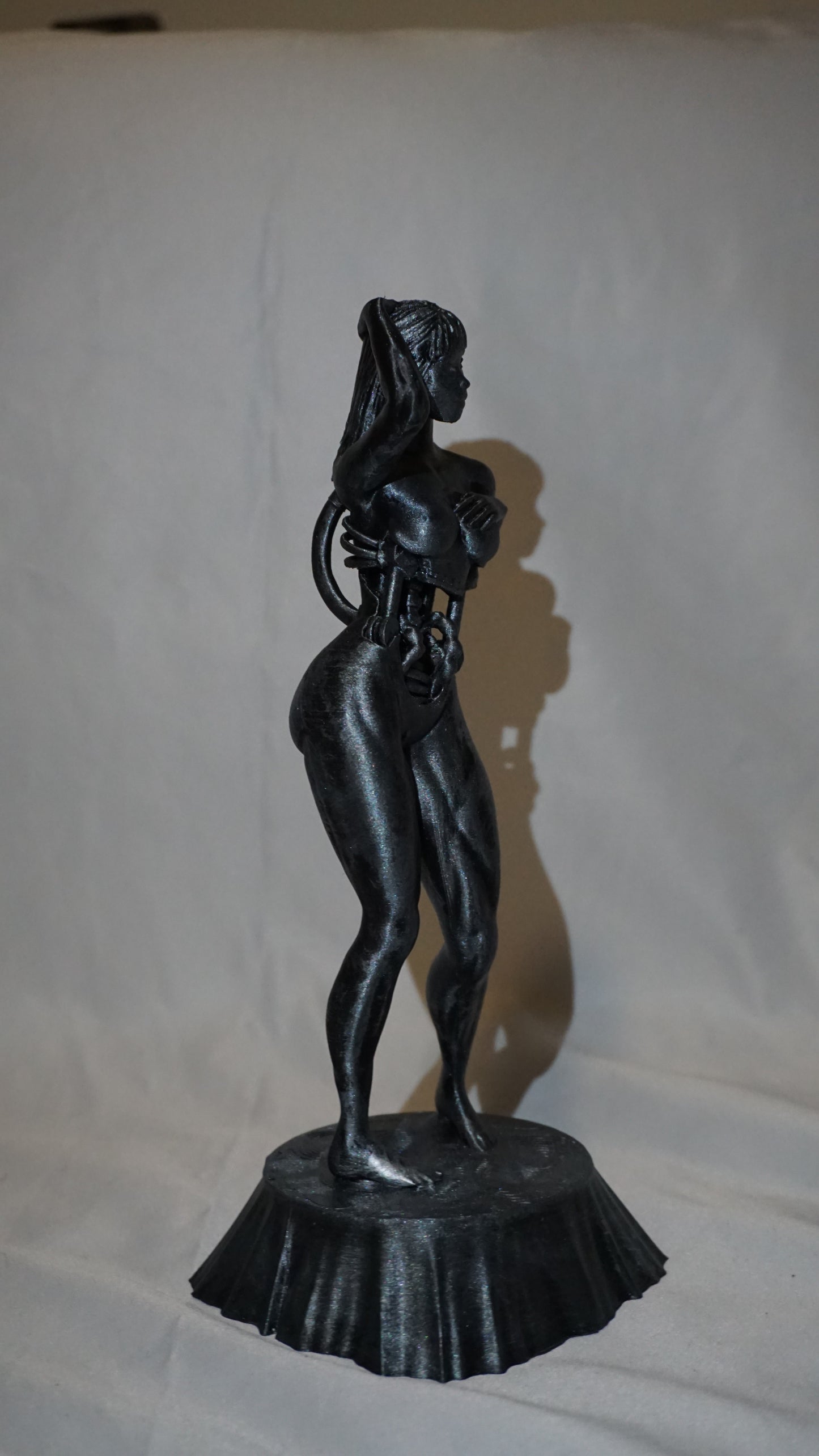 Mechanism- Sculpture and Tabletop Decoration Statue | Woman Statue